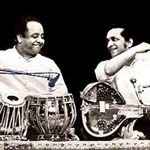 Pt. Ravi Shankar with Ustad Alla Rakha 的头像