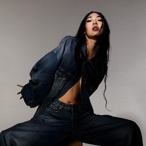 Rina Sawayama 的头像