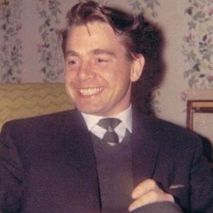 Ken Barrie 的头像