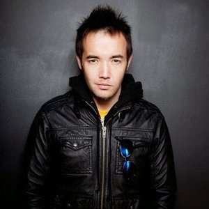 'Douglas Robb from Hoobastank' için resim