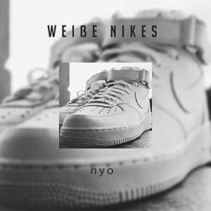 Weiße Nikes