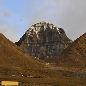 'MountainsCo' için resim