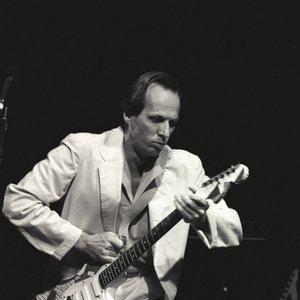 Avatar de Adrian Belew