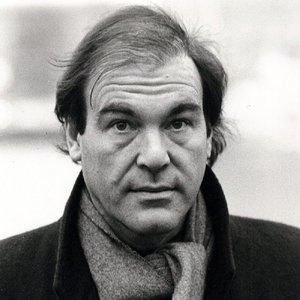 'Oliver Stone' için resim