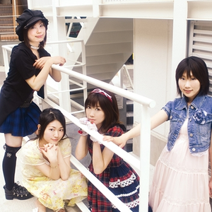 クローバー photo provided by Last.fm