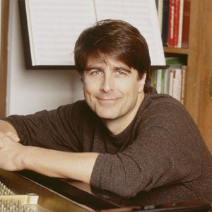 Orchestral Arrangement led by Thomas Newman 的头像
