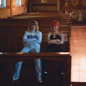 Ladyhawke & Broods 的头像