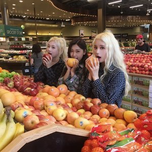 Аватар для LOOΠΔ / ODD EYE CIRCLE