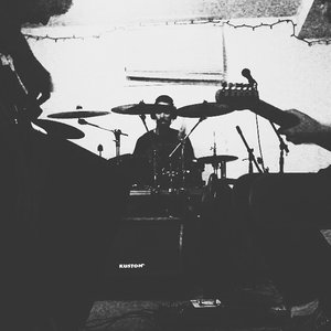 Teeth Out のアバター