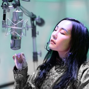 Kevin Penkin ft. Úyanga Bold 的头像