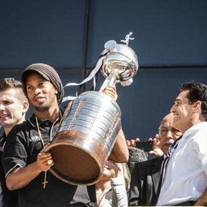 “Ronaldinho”的封面