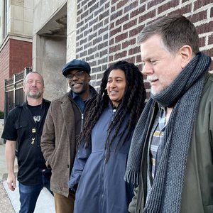 MATS GUSTAFSSON, KEN VANDERMARK, TOMEKA REID, CHAD TAYLOR 的头像