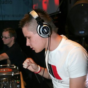 Mike Wind 的头像