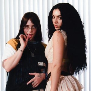 Charli xcx y Billie Eilish のアバター