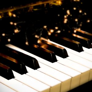 December Will Be Magic Again (Instrumental)