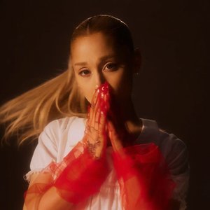 Ariana Grande 的头像