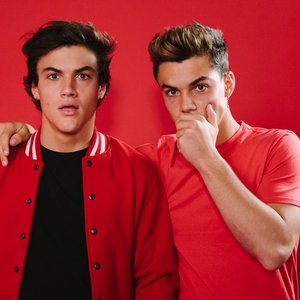 Dolan Twins 的头像
