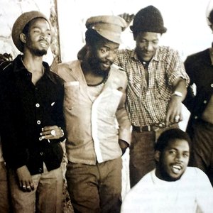 Roots Radics için avatar