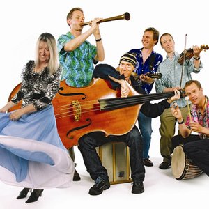 Maddy Prior & The Carnival Band için avatar