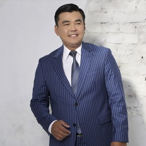 “Maxset Otemuratov”的封面