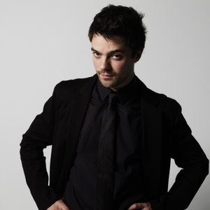 Dominic Cooper için avatar