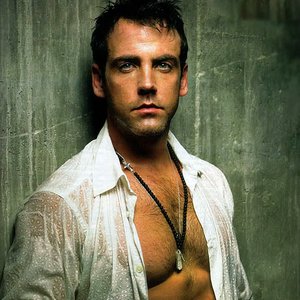 Carlos Ponce のアバター