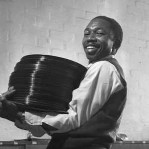 Pat Matshikiza 的头像