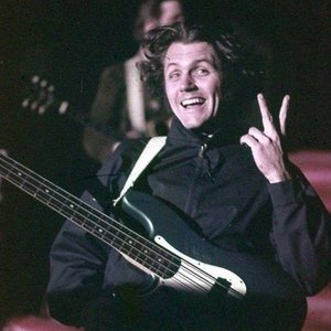Bruce Johnston 的头像