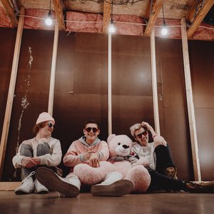 jacketless 的头像