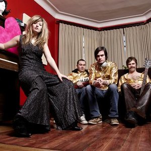 Ruby Jean and the Thoughtful Bees 的头像