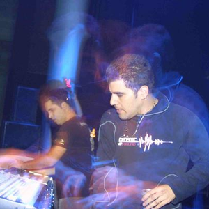 Dynamic photo provided by Last.fm