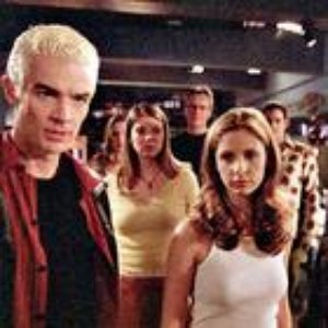 Anthony Stewart Head, Alyson Hannigan, Nicholas Brendon, Amber Benson, Emma Caulfield and Sarah Michelle Gellar 的头像
