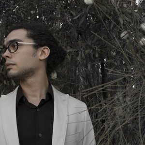 Fabian Almazan 的头像