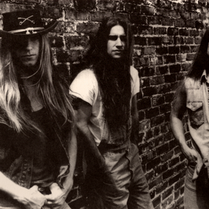 Pride & Glory photo provided by Last.fm