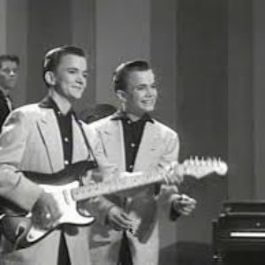The Belew Twins 的头像