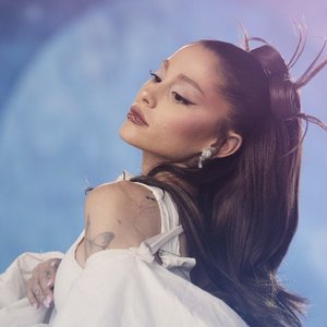 Ariana Grande 的头像