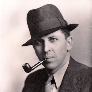 Clifford D. Simak 的头像