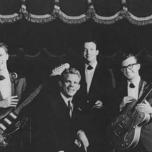 Tommy Strange & The Features 的头像