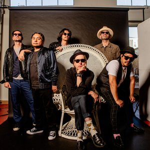Chuck Prophet feat. ¿Qiensave? 的头像