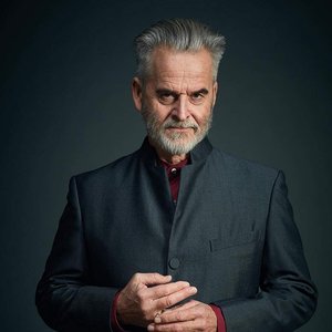 Trevor Eve için avatar