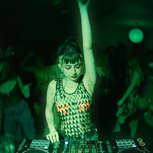 Eurodance 90s Party Mix at a New York Basement Party: Tinzo (DJ Mix)