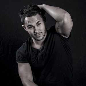 Carlos PenaVega 的头像