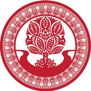 Cień chmury nad ukrytym polem