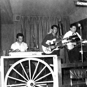 'Jimmie Rivers And The Cherokees' için resim