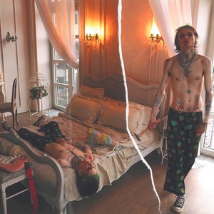 Прямиком из моей спальни