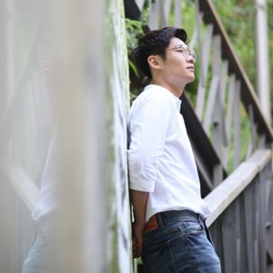 Yellow Bench 的头像
