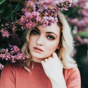 Carrie Lane 的头像