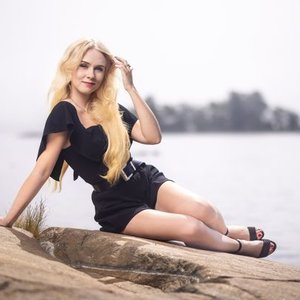 Helmi 的头像