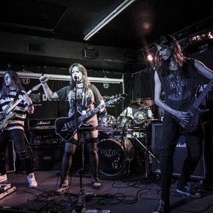 Beth Blade and the Beautiful Disasters 的头像
