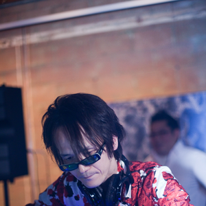 2MB photo provided by Last.fm